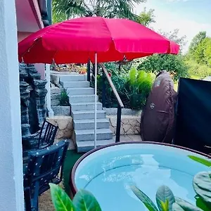 Apartment La